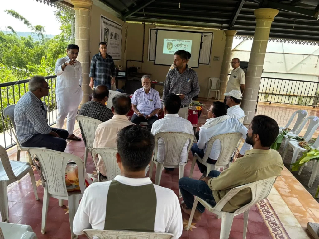 अस्मिता इन्स्टिट्यूट ऑफ ऑर्गेनिक अँड नॅचरल फार्मिंग (AIONF) तर्फे आयोजित मोफत सेंद्रिय व नैसर्गिक शेती मार्गदर्शन शिबिर दुसरा दिवस प्रशिक्षण सत्र