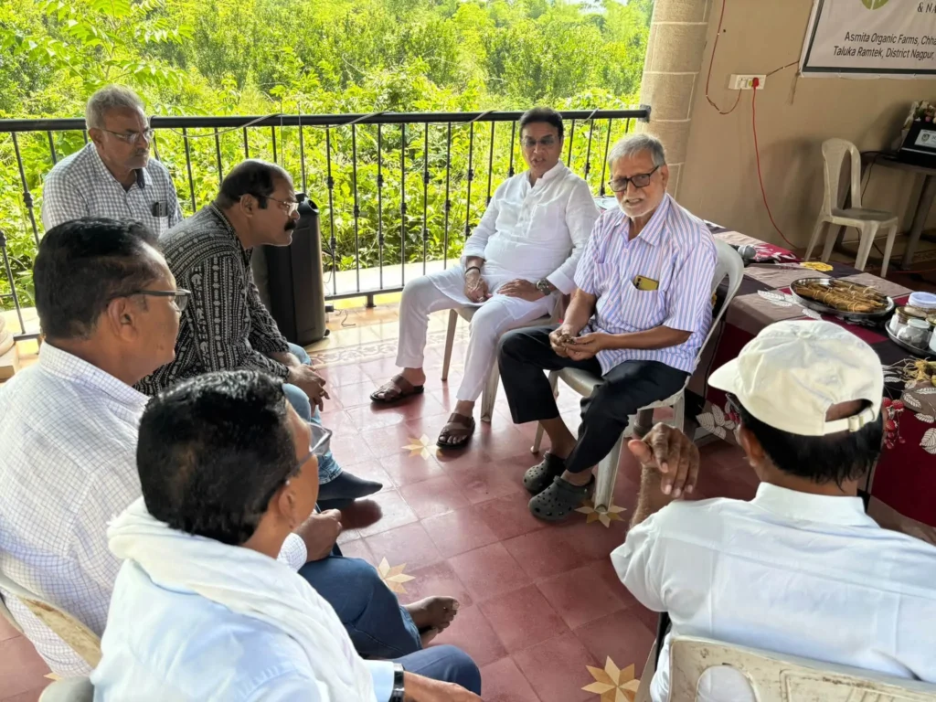 अस्मिता इन्स्टिट्यूट ऑफ ऑर्गेनिक अँड नॅचरल फार्मिंग (AIONF) तर्फे आयोजित मोफत सेंद्रिय व नैसर्गिक शेती मार्गदर्शन शिबिर दुसरा दिवस प्रशिक्षण सत्र